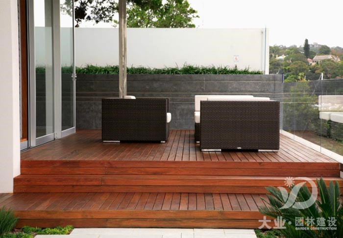 现代风格别墅小庭院