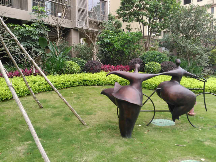 如何通过园林绿化养护使城市充满绿色？